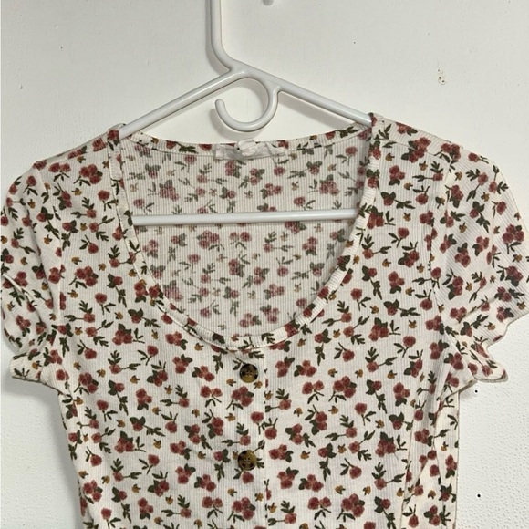 Macy's Floral Button-Down Crop Top - White and Red - Picture 1 of 2